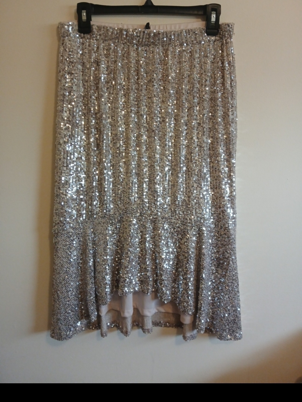 Cable & Gauge Silver Sequin High-Low Hem Skirt